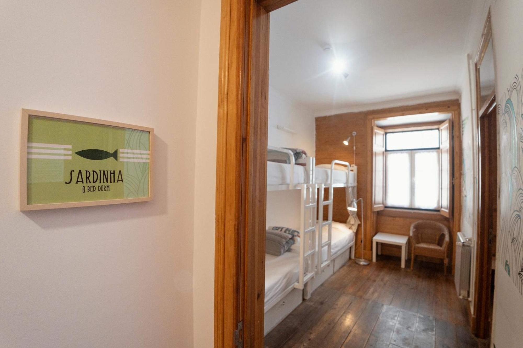 Single Bed Mixed Dormitory Room 8 Beds
